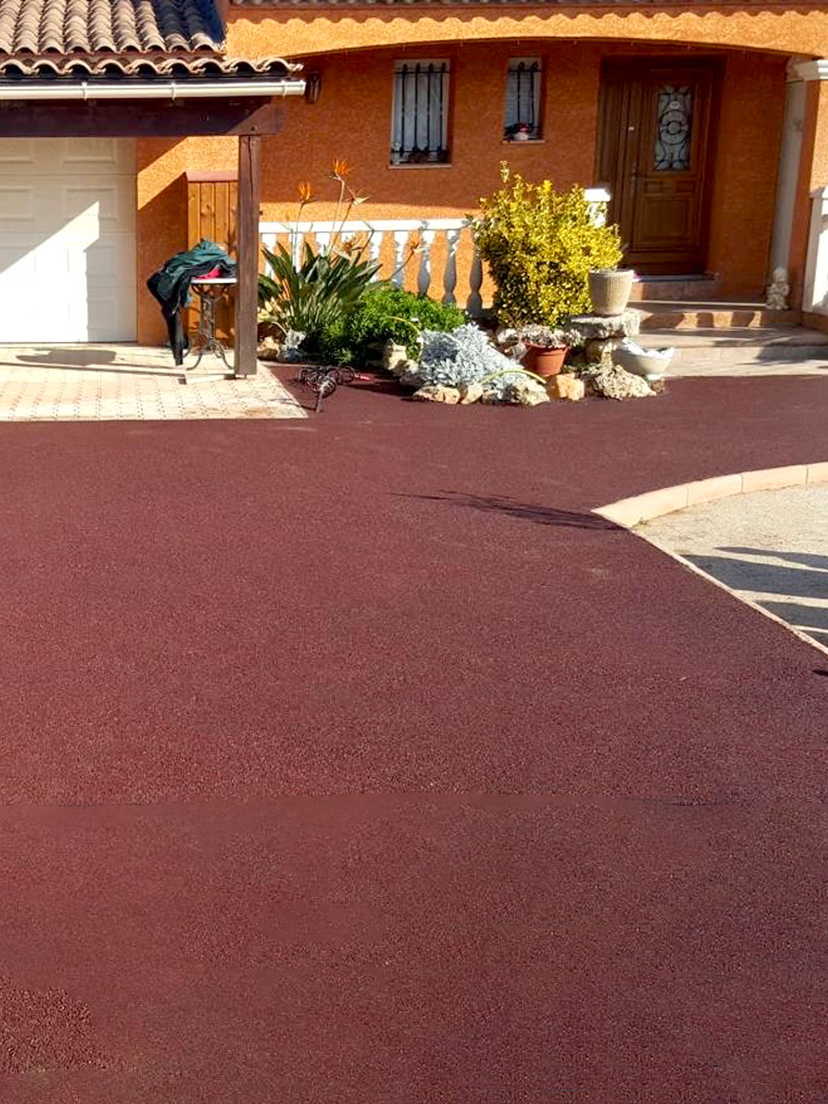 travaux-goudron-maison